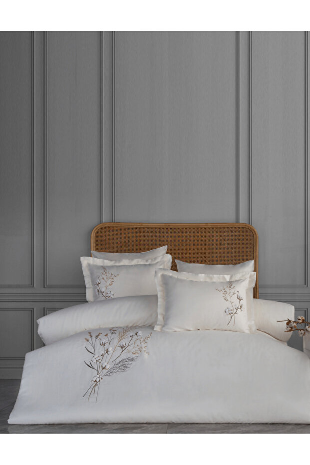 Moneda Embroidered Cotton Satin Duvet Cover Set - Cream