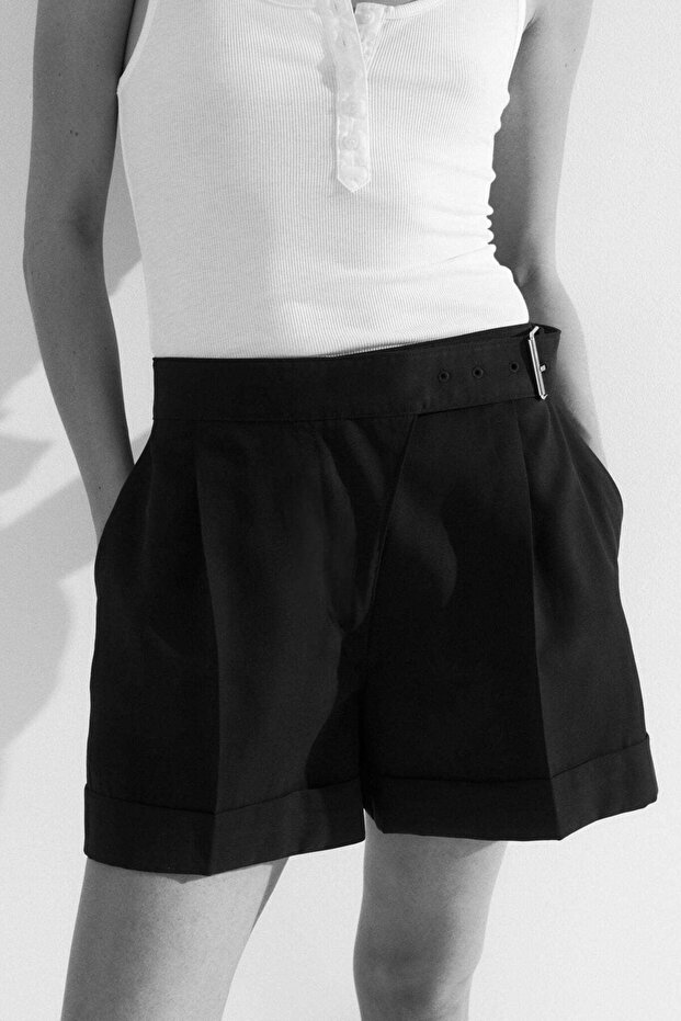 Belted tailored shorts