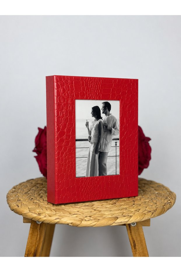 15x21cm Leather Photo Album with 200 Photo Capacity and Luxury Window