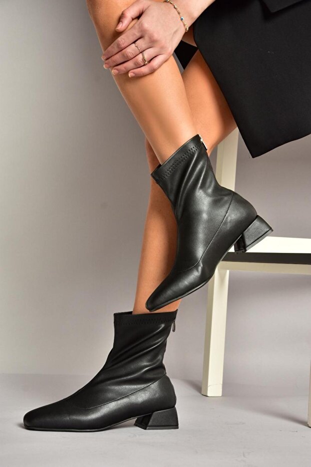 T642749009 Black Stretch Women's Boots