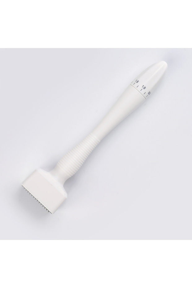 140A 140 Needles Adjustable Titanium Derma Stamp Microneedling Face Roller Massager Skin Care Beard