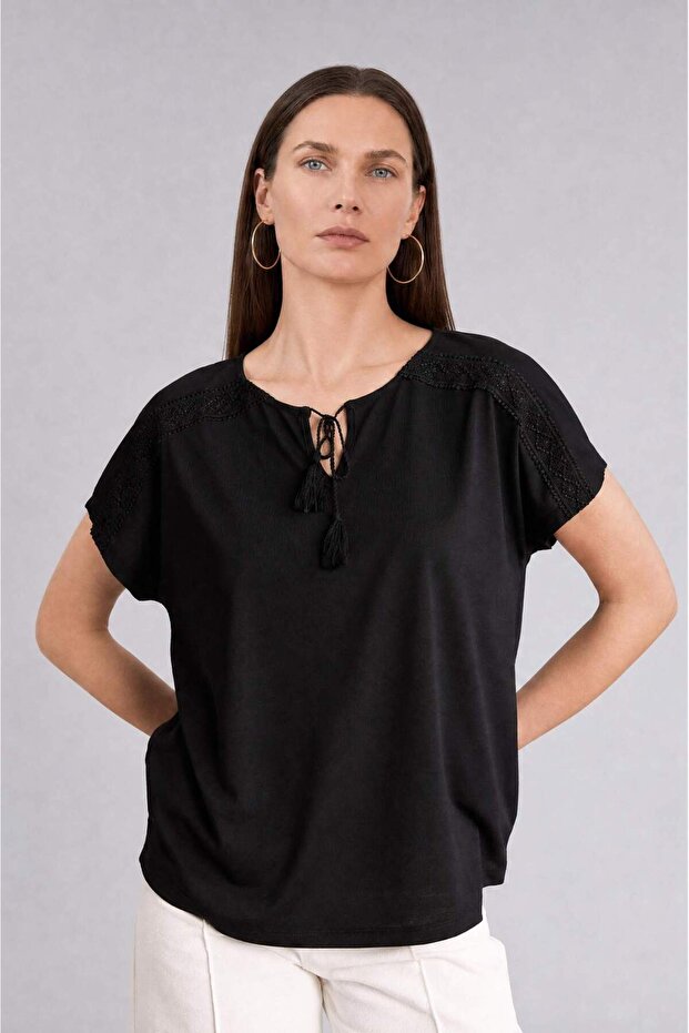 Crew Neck Short Sleeve Black T-Shirt C1874Ax24Sp