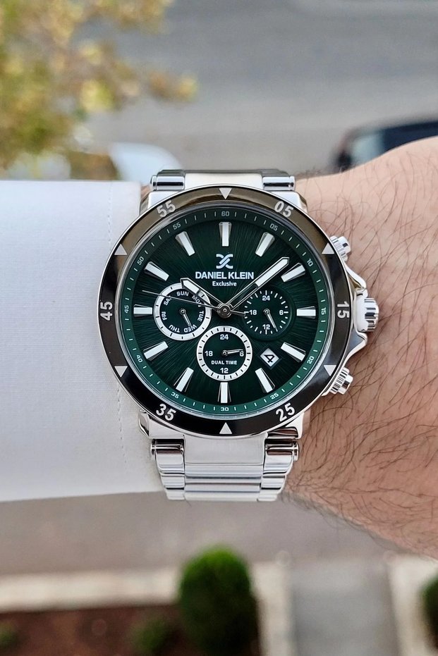 Dial Green Band Metallic Color Indicators Active 2 Year Warranty Men's Wristwatch