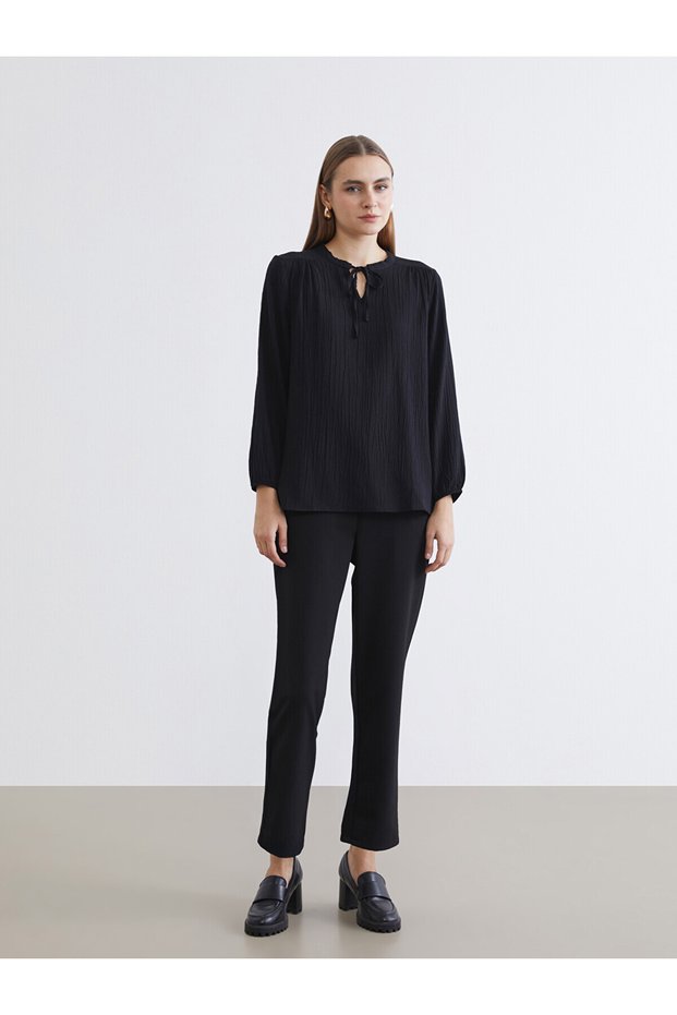 Trendlucky Carrot Cut Women's Trousers with Elastic Waist with a Difference in Color
