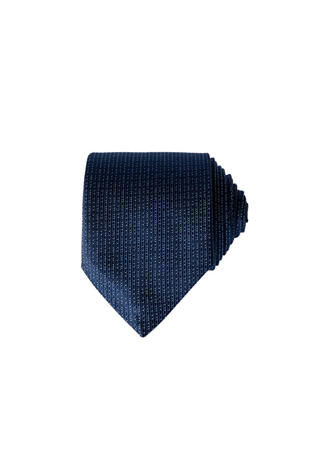 Patterned tie