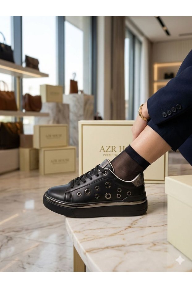 New Season with Stylish Design, High-Quality Craftsmanship, Comfortable Sneakers That You Can Use Daily.