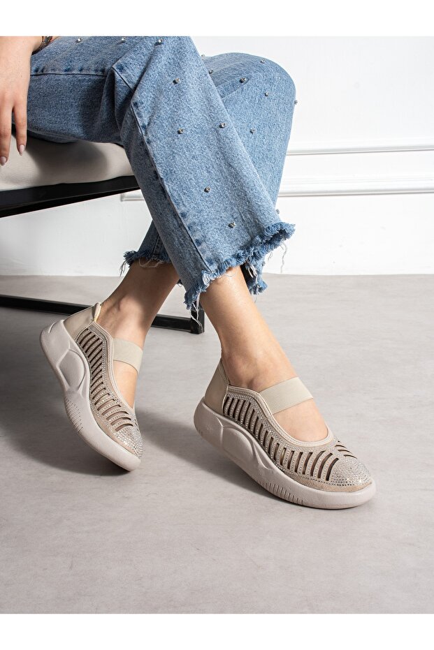Polvera Cream Stone Detailed Women's Sneakers