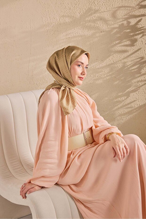 وشاح حرير تويل بنمط بسيط أخضر بيج 90x90