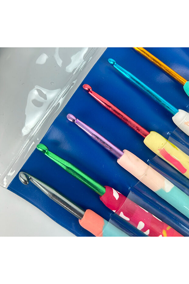 Patterned Plastic Handle Crochet Set - 2