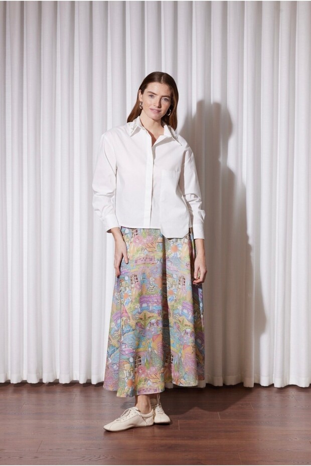 5256 Noble Shine Stone Embroidered Collar Shirt