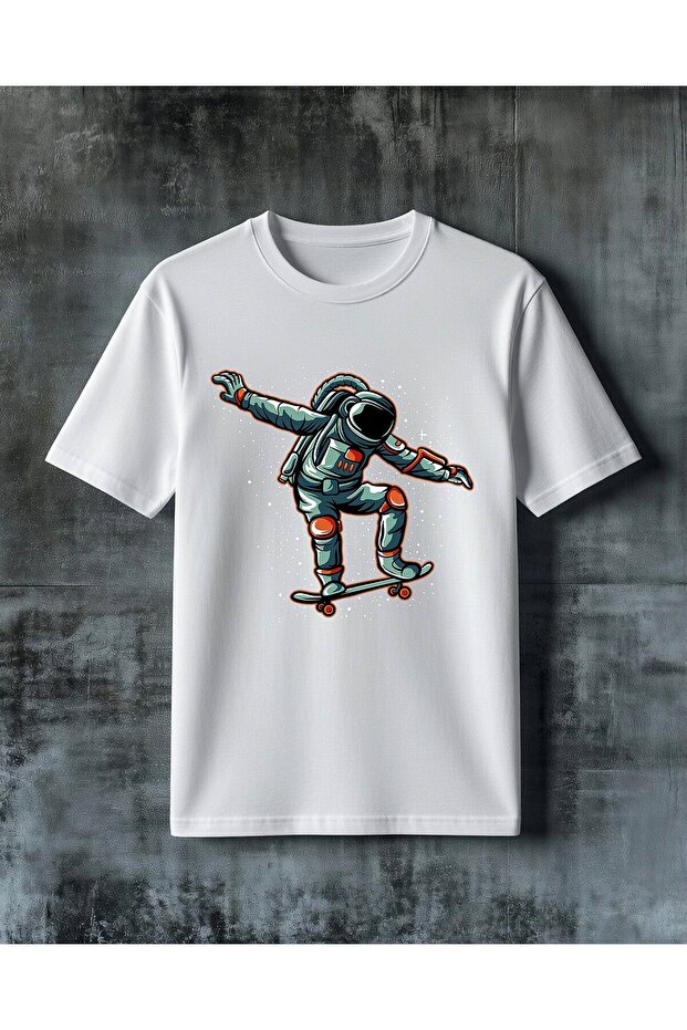 تي شيرت كبير الحجم مطبوع عليه astronaut skateboard 6