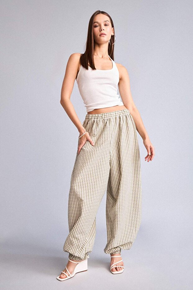 Balloon Fit Normal Waist Striped Trousers H7639Ax26Sm