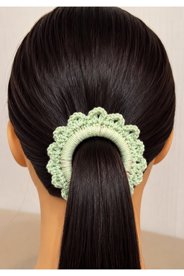 Hand knitted rubber buckle