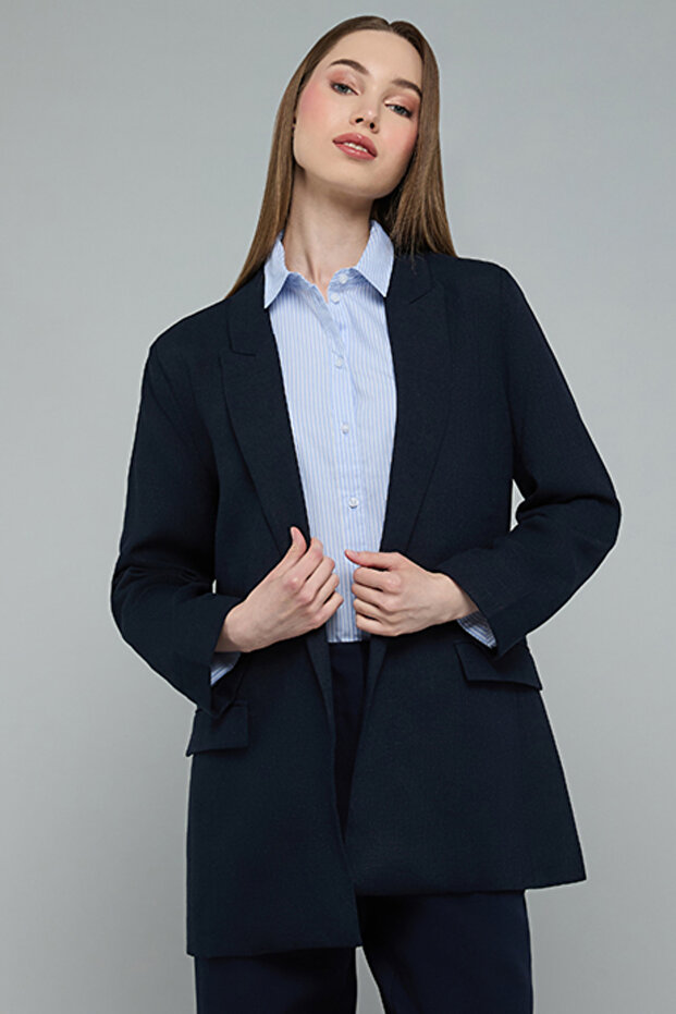 Solid Oversized Single-Breasted Blazer
