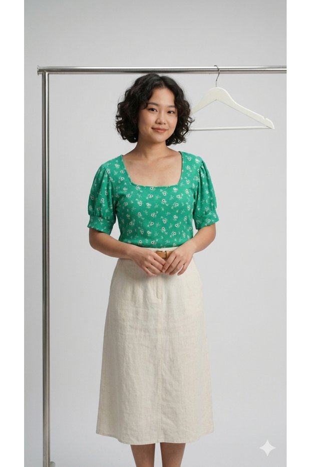 Women's Green Wide Collar Wrinkled Fabric Summer Thin T-Shirt with Floral Detail