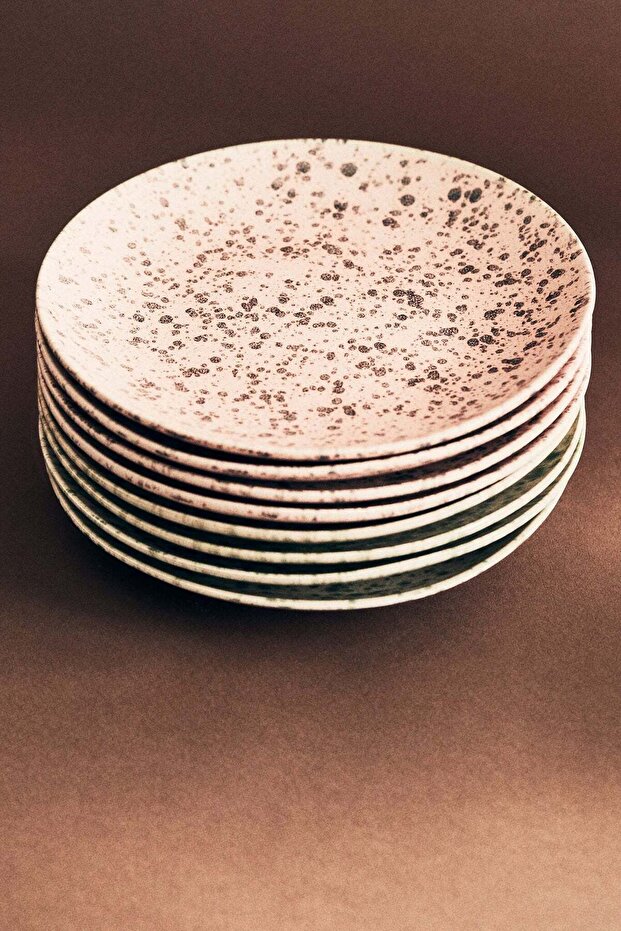 Stoneware starter plate