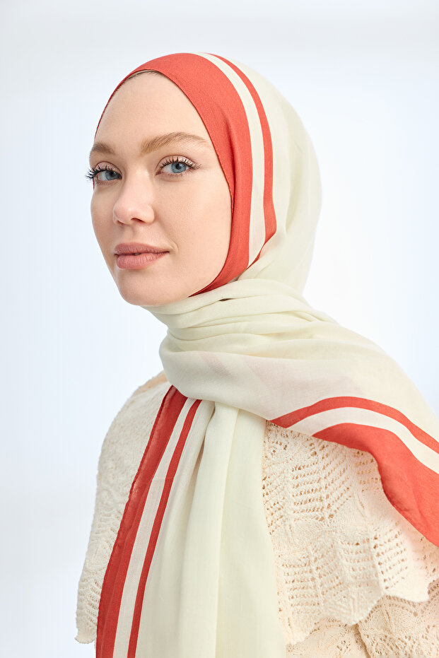 شال أنيق بتصميم هارموني فريم - كريمي - مائل للبيج