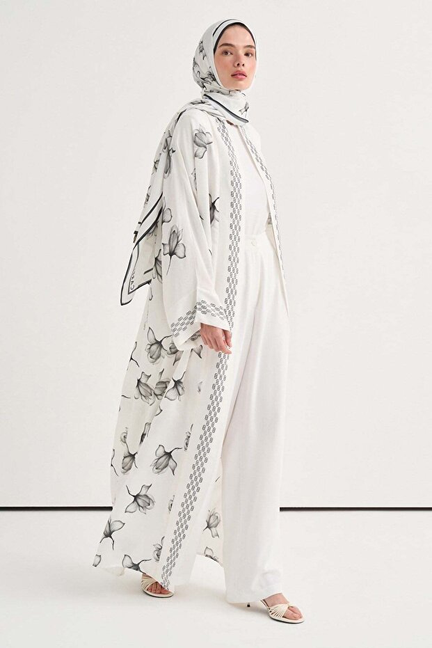 Lilia Floş Abaya Ecru