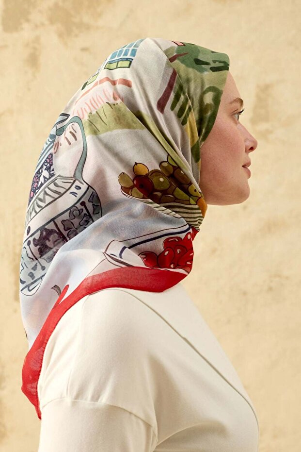 وشاح قطني بتصميم غصن الكرز