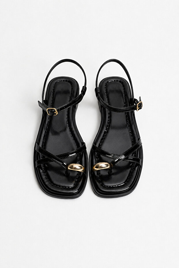Women's Cross-Strap Sandals with Ring Detail