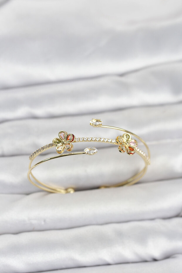 Gold Color Brass Zircon Stone Flower Model Women's Bracelet