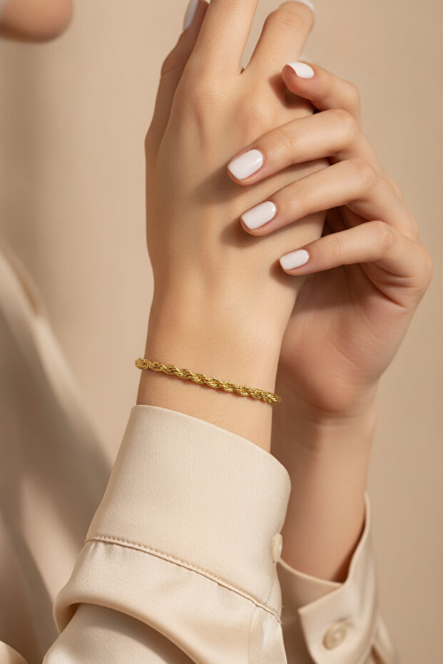 Yellow Color Twisted Chain Bijouterie Bracelet with Adjustable Clip Stylish Design