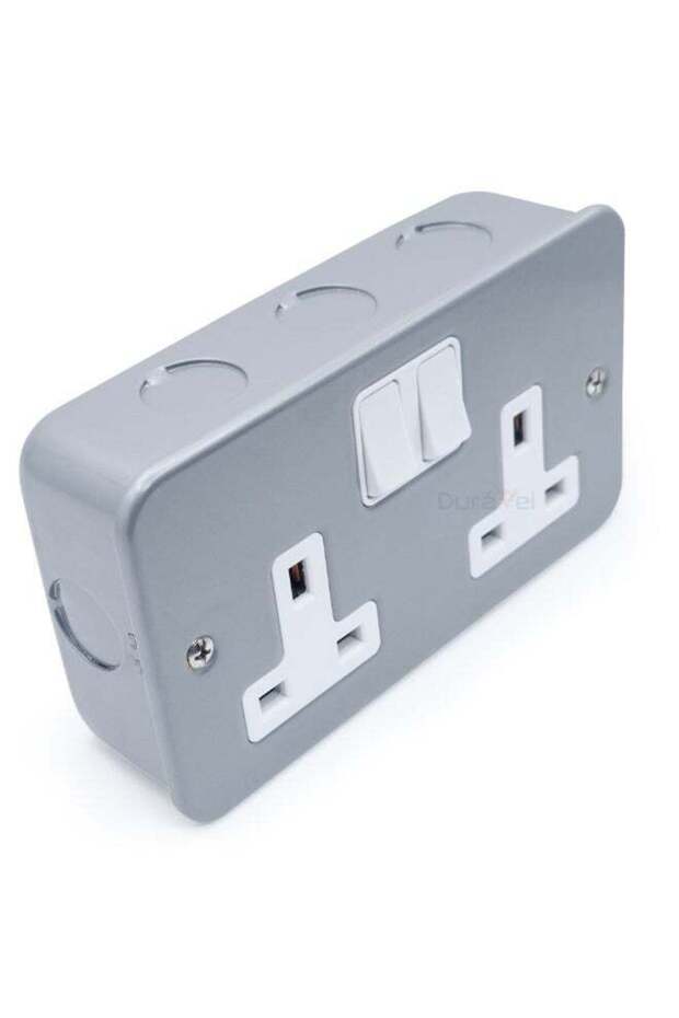 UK 3 Pin 13 Amp Socket Outlet 2 Gang Switched SP in Metal Clad