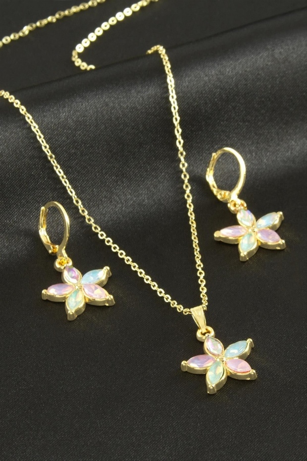 Nhr-Hlss Daisy Stone Set Necklace (113029) - Ebruli