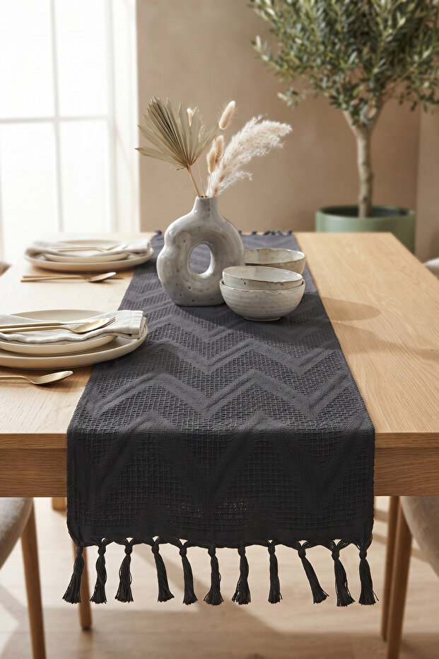 Zigzag Patterned Textured Tasseled Tablecloth Decorative Living Room and Kitchen Table Runner
