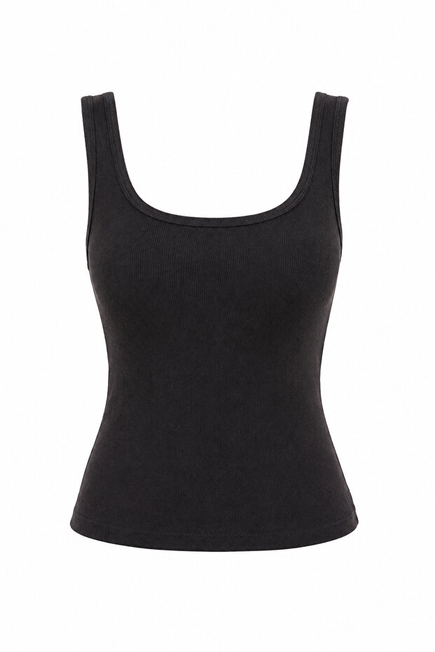 Bra-Free Athlete