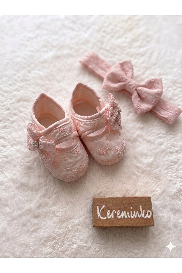 0-3 Months Newborn Pink Eyelet Embroidery Piece Baby Bandana Booties Set