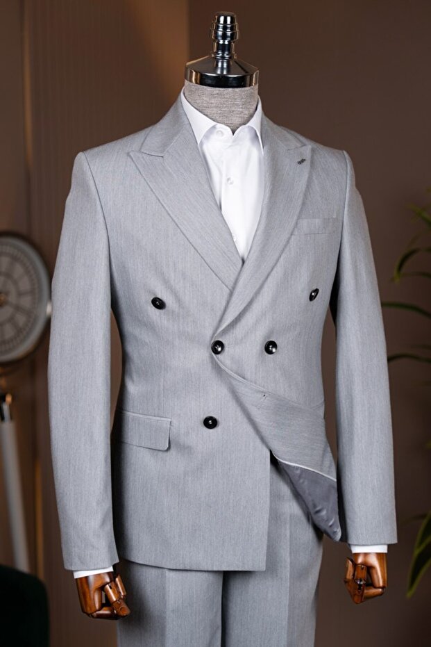 Tailor Ayhan Double-Breasted Suit – Slim Fit, choose 1 size larger.