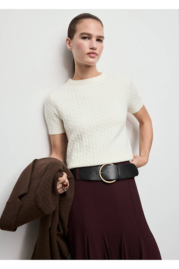 Short-Sleeved Knitwear Sweater