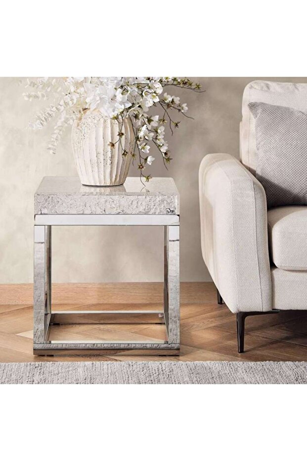 Yanni End Table - 2