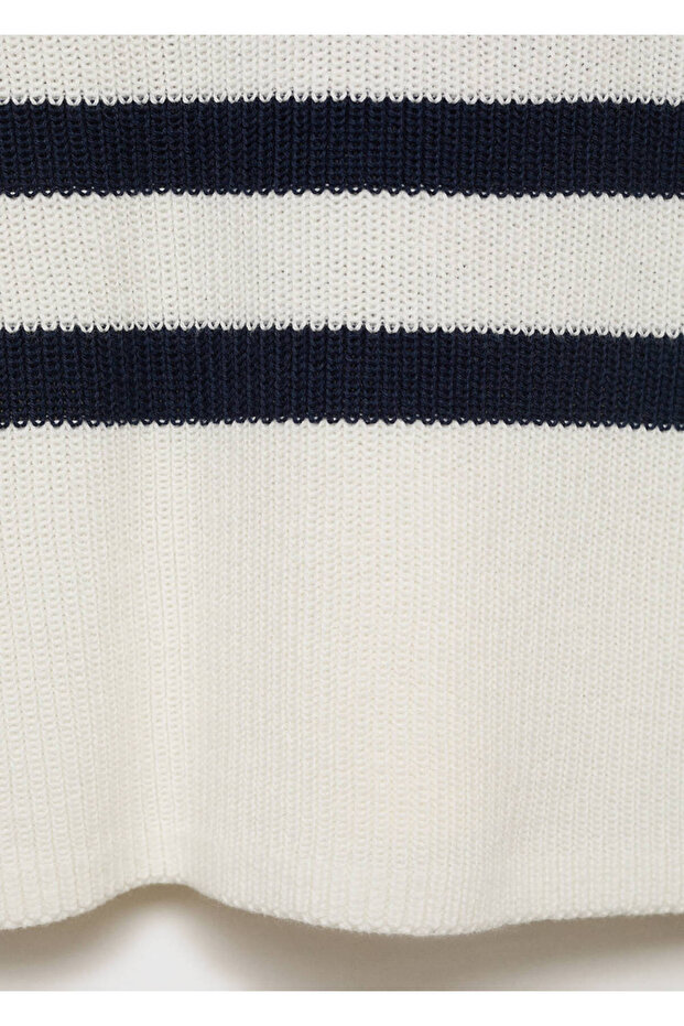 Gestreifter Strickpullover - 3