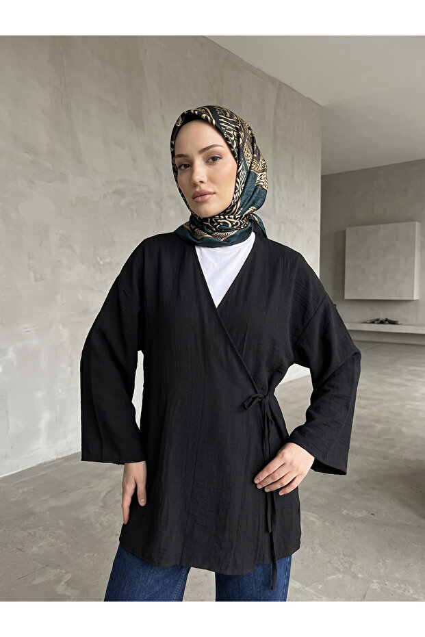 تونيك باللون الأسود مع أربطة جانبية - أسود