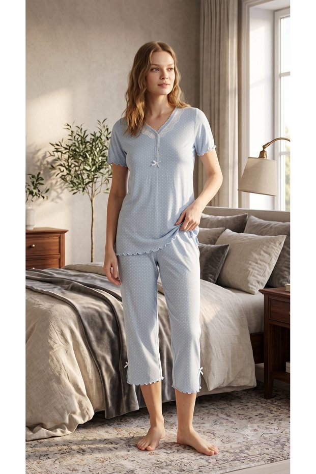 Angelique Bamboo Fabric Short Sleeve Lace Detailed Women's Capri Suit 22257