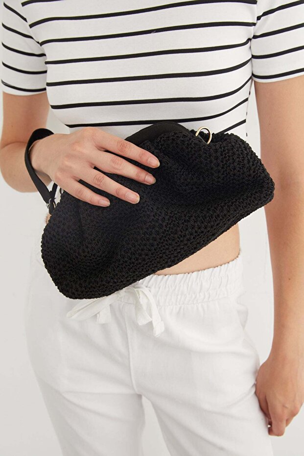 Scholarship Knitted Hand and Shoulder Bag with Strap