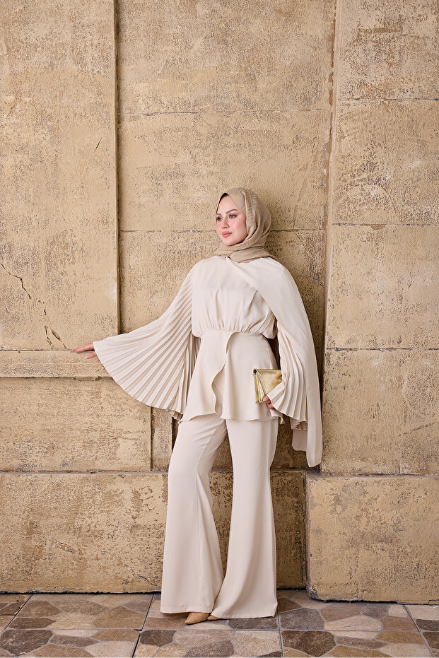 Women's Sleeve Gathered Shawl Detail Set Cream