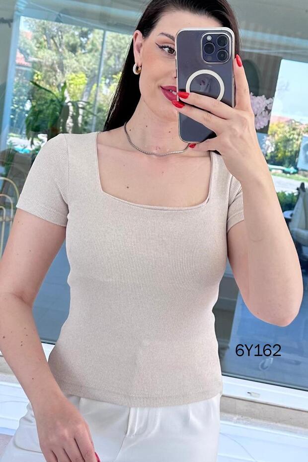 تيشيرت قصير بياقة مربعة 6y162