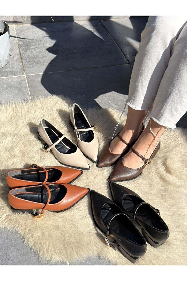 Galye Black Leather Heeled Shoes