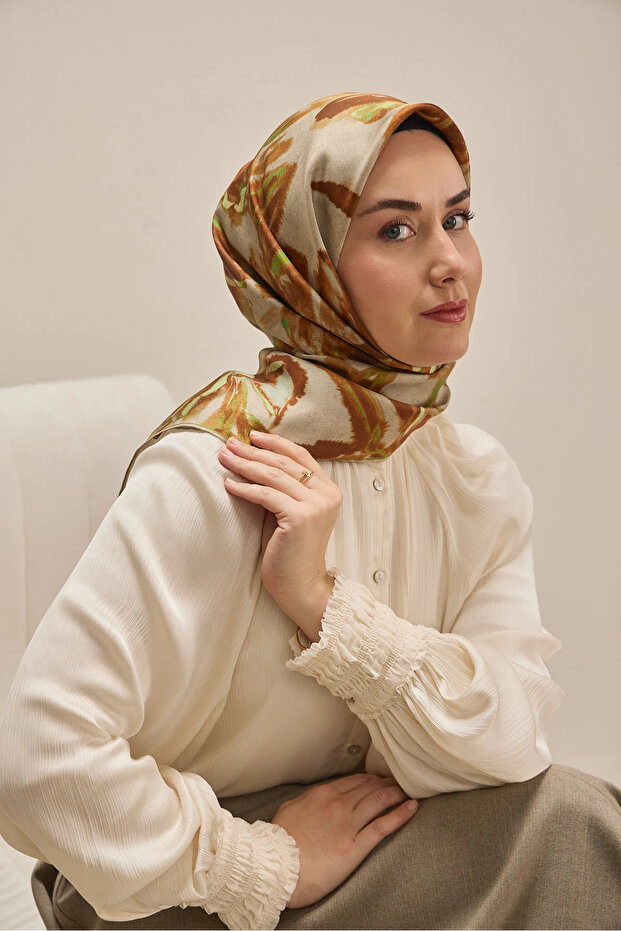وشاح من الحرير المزخرف بنمط التويل 11513