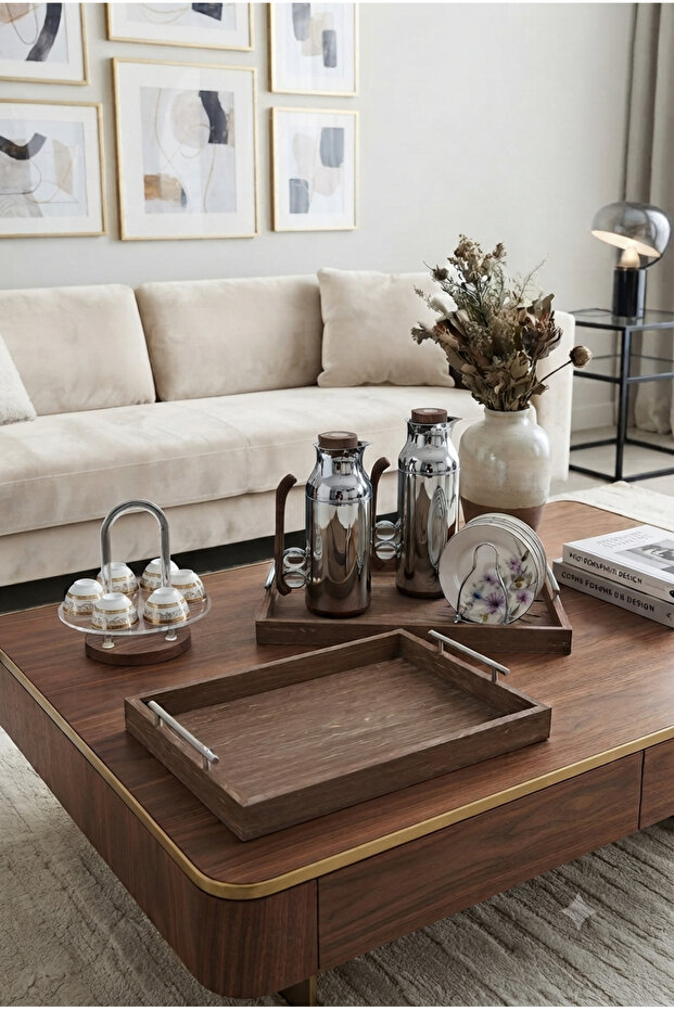 طقم ضيافة فاخر مكون من طقم ترامس شاي وقهوة مع طقم صواني مع أطباق تقديم وحامل فناجين بتصميم أنيق وعصري