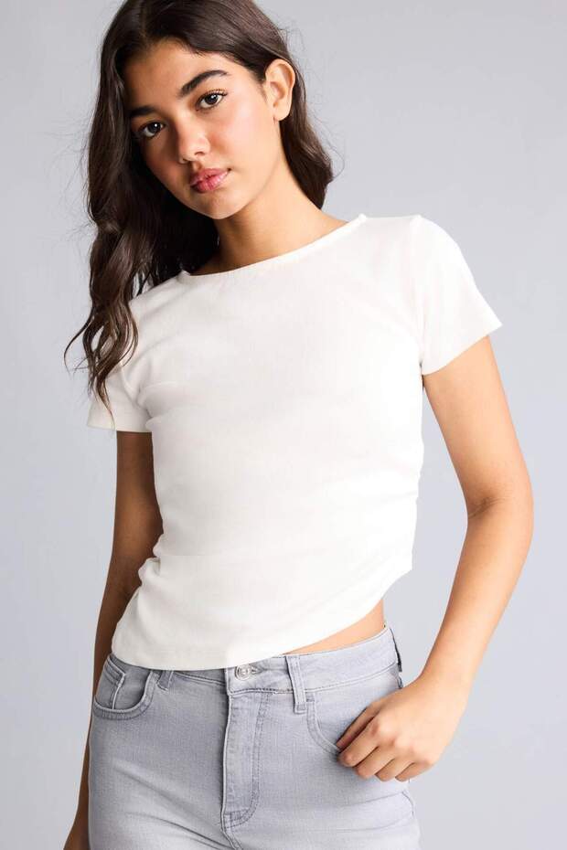 Fitted Kayık Neck Ribbed Short Sleeve T-Shirt I2411Ax26Au