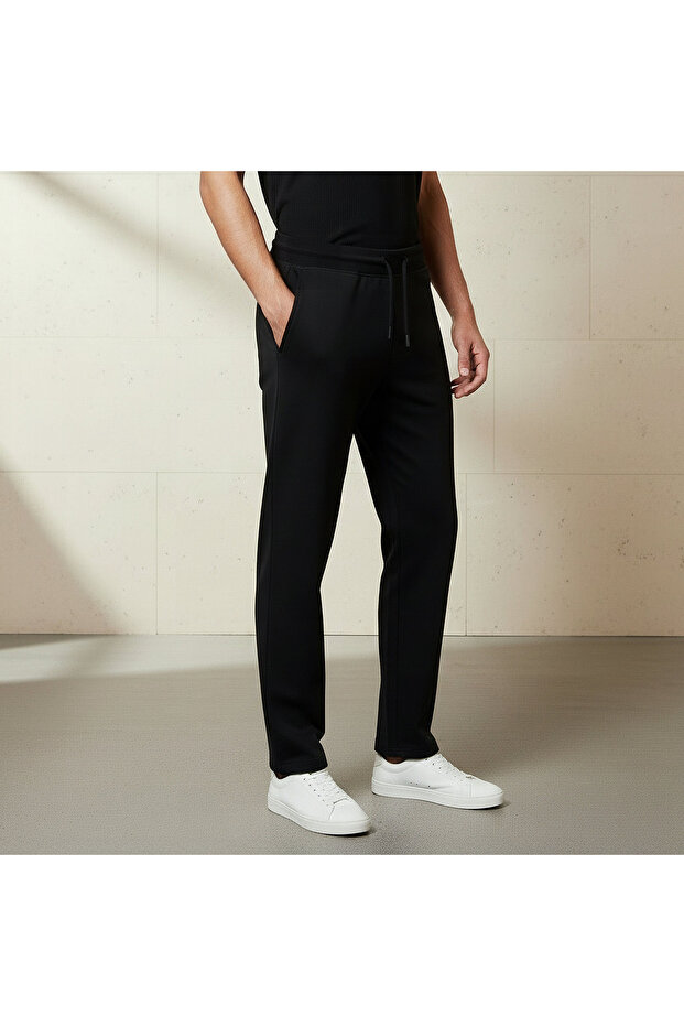 Men Regular Fit Joggers with Pockets