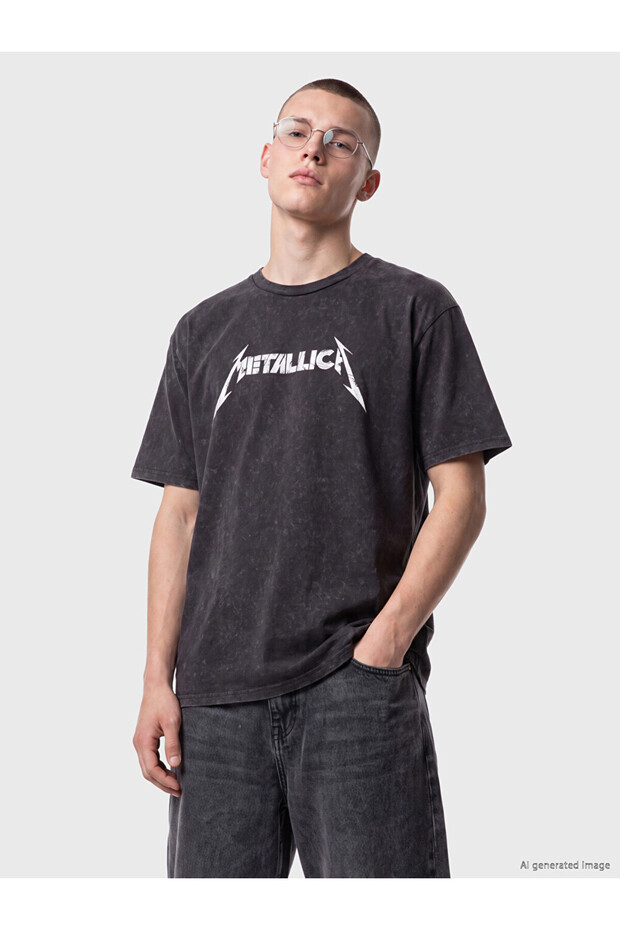 Comfortable Cut for Style Seekersmetallica Printed Men's T-Shirt from Uzg Store