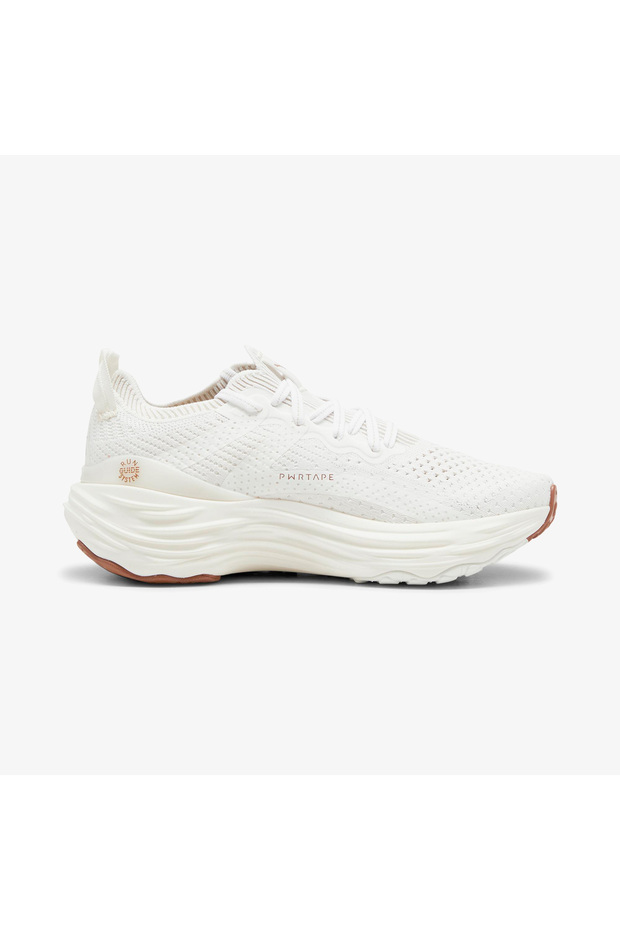 حذاء الجري الأبيض للنساء من ForeverRun Nitro Knit