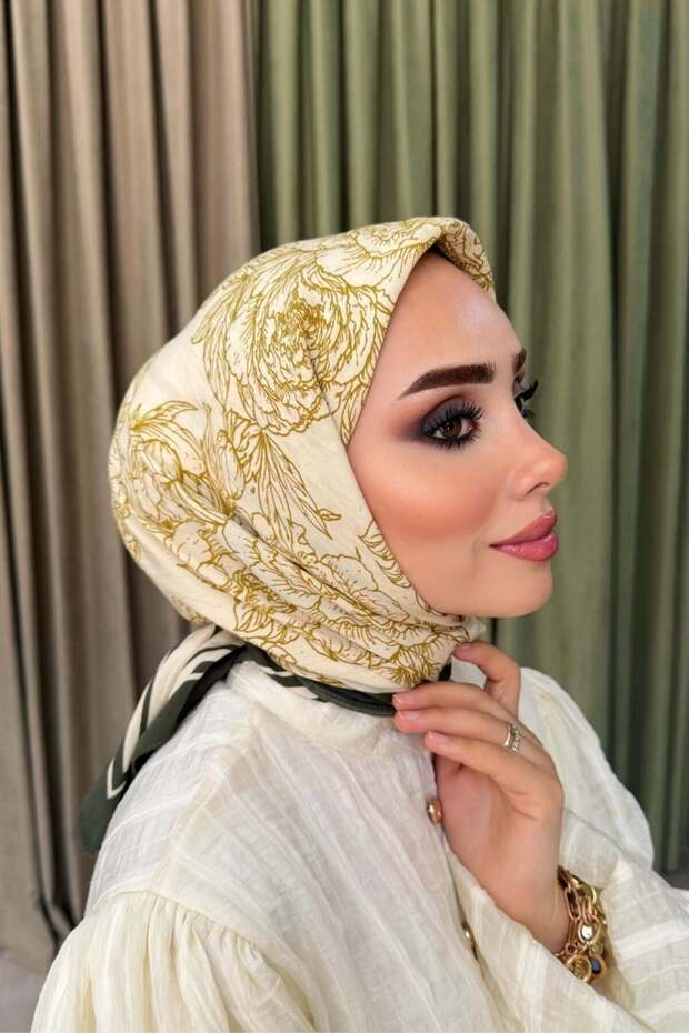 وشاح بنمط الورد الزمردي