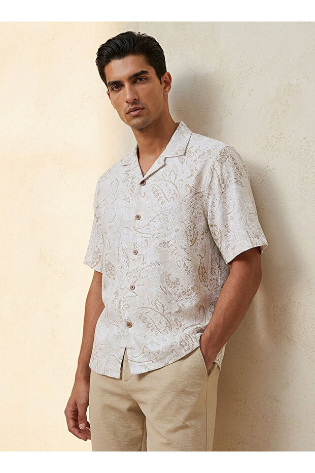 Regular Fit Collared Popcorn Print Short Sleeves Shirt