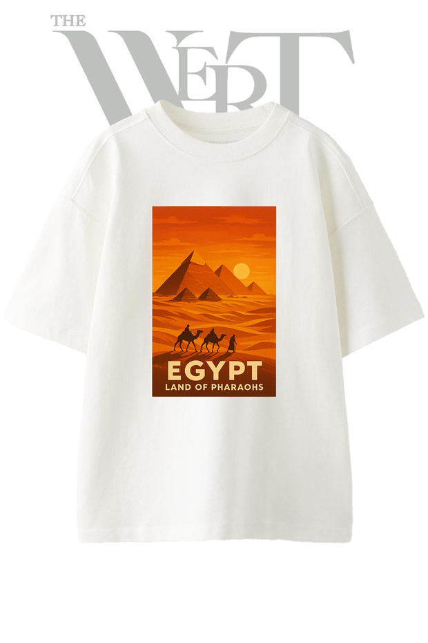 تي شيرت أبيض كبير الحجم مطبوع بتصميم الأهرامات المصرية للجنسين